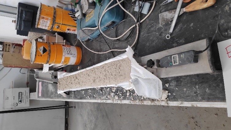 Self-compacting concrete with recycled concrete aggregate and low shrinkage